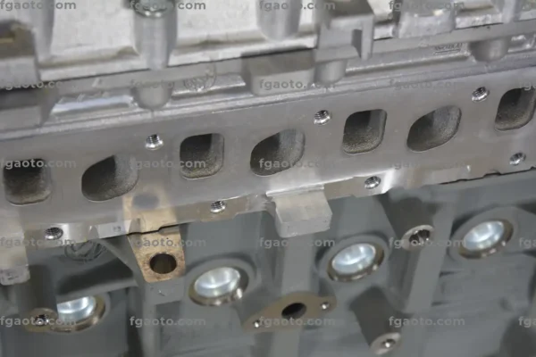 A13DT 1.3 Multijet silindir kapağı yakın plan, OEM toleransında yeniden üretilmiş uzun blok parçası, Opel Astra J Corsa D ve Fiat Doblo Egea Fiorino ile uyumlu